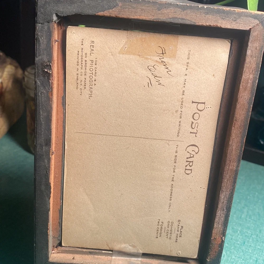 Art Nouveau Vintage frame. No glass. Comes with “Love Thy Neighbor” postcard. - Picture 3 of 3